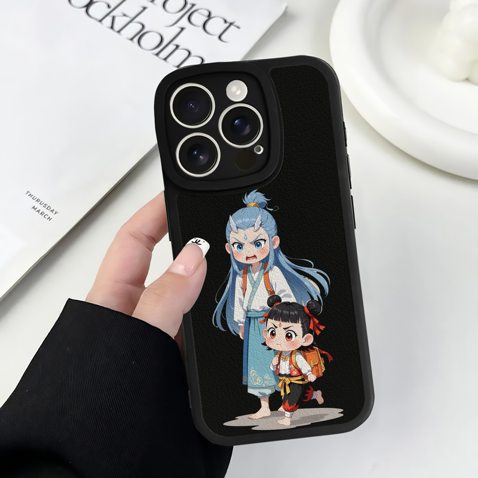 （画像用） Ne Zha 2 ナタ 魔童の大暴れ 【iPhone 16シリーズ対応】シリコンスマホケース（レザー調） 材質：シリコン